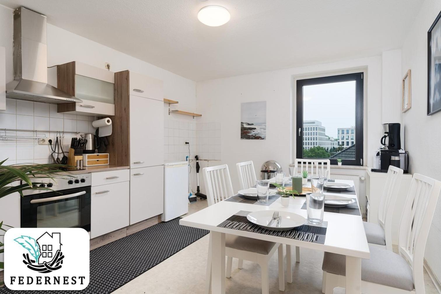 Einfach Aber Sehr Komfortabel - Wohnung Fuer 6 Personen - 2Xwc - Grupen, Messe, Monteure, Studenten - Voll Ausgestattet - 6 Betten 140X200Cm Hochwertig, 3 Smart-Tv 55 Zoll Netflix, 1000 Mbit Wlan, Voll Ausgestattete Kueche Duisburg Exteriér fotografie